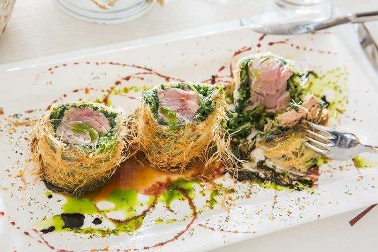 Tonno croccante con cicoria di campo